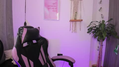Snapshot of emma_rinaldi_ chatting on June 2026 04:41:01 PM Emma online show from June 2026 04:41:01 PM