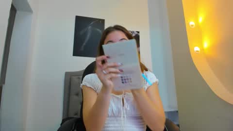 Snapshot of emma_rousz chatting on September 2025 03:08:01 AM emma online show from September 2025 03:08:01 AM