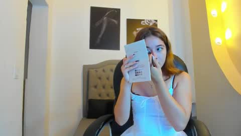 Snapshot of emma_rousz chatting on September 2025 03:30:02 AM emma online show from September 2025 03:30:02 AM