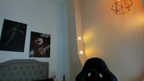 Snapshot of emma_rousz chatting on October 2025 05:07:02 AM emma online show from October 2025 05:07:02 AM