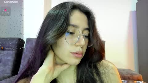 Snapshot of emma_sandovaal chatting on December 2024 03:36:02 AM Emma online show from December 2024 03:36:02 AM
