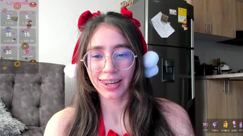 Snapshot of emma_sandovaal chatting on December 2024 06:23:02 PM Emma online show from December 2024 06:23:02 PM