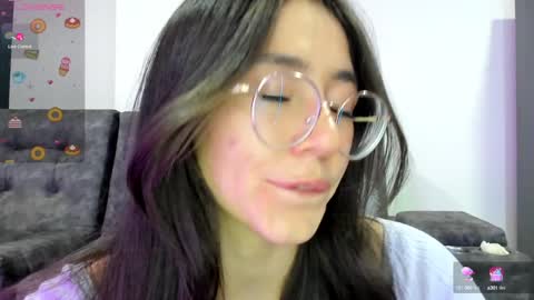 Snapshot of emma_sandovaal chatting on January 2025 12:02:01 AM Emma online show from January 2025 12:02:01 AM