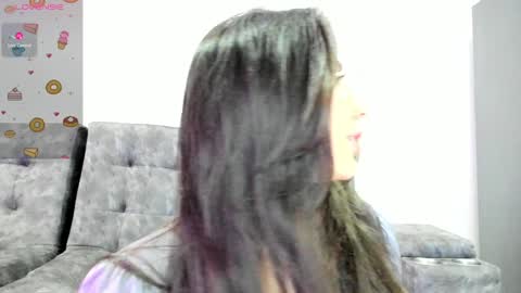 Snapshot of emma_sandovaal chatting on January 2025 02:27:01 AM Emma online show from January 2025 02:27:01 AM