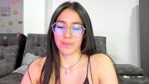 Snapshot of emma_sandovaal chatting on February 2025 07:59:02 AM Emma online show from February 2025 07:59:02 AM