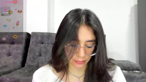 Snapshot of emma_sandovaal chatting on February 2025 02:09:02 AM Emma online show from February 2025 02:09:02 AM