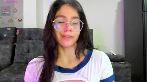Snapshot of emma_sandovaal chatting on February 2025 04:16:02 AM Emma online show from February 2025 04:16:02 AM