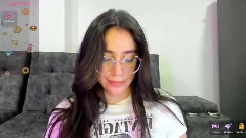 Snapshot of emma_sandovaal chatting on February 2025 05:26:01 AM Emma online show from February 2025 05:26:01 AM