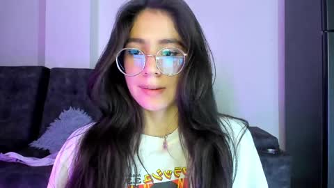 Snapshot of emma_sandovaal chatting on March 2025 04:04:01 AM Emma online show from March 2025 04:04:01 AM