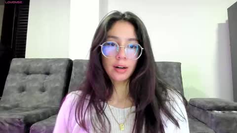 Snapshot of emma_sandovaal chatting on October 2025 06:11:02 AM Emma online show from October 2025 06:11:02 AM
