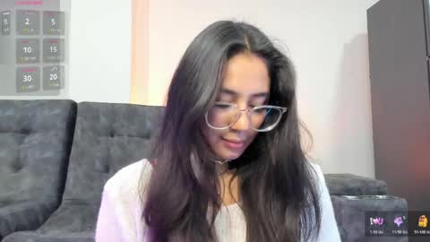 Snapshot of emma_sandovaal chatting on May 2026 04:29:02 AM Emma online show from May 2026 04:29:02 AM