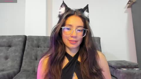 Snapshot of emma_sandovaal chatting on May 2026 05:27:02 AM Emma online show from May 2026 05:27:02 AM