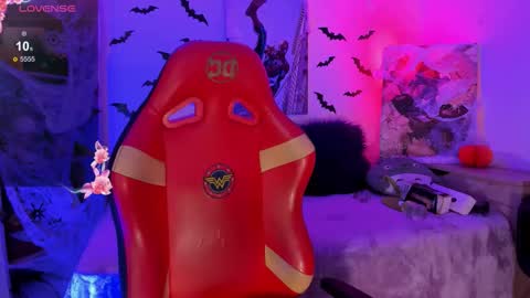 EMMA  online show from October 2025 05:13:02 PM