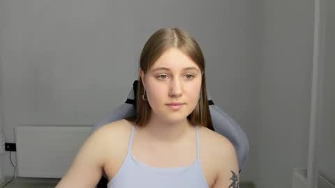 Snapshot of emma_sweettyy chatting on June 2026 12:16:02 PM Emma online show from June 2026 12:16:02 PM