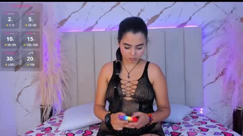 emma_whitee_ online show from October 2025 07:10:02 PM