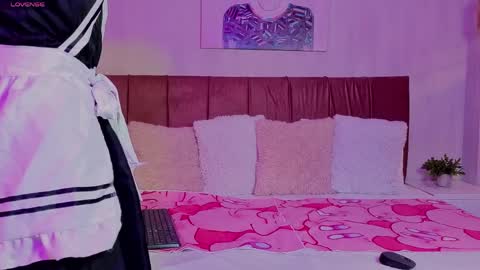 Emma online show from April 2026 07:14:01 PM