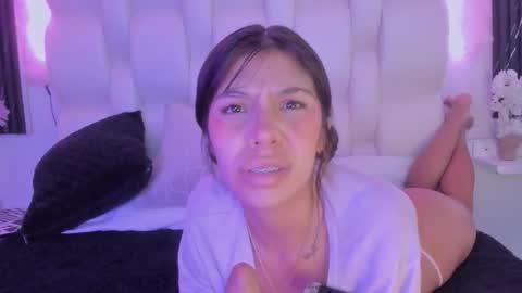 emmaa00_ online show from March 2026 04:35:02 PM