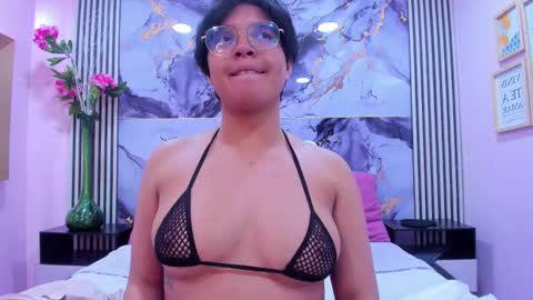 Emma  online show from October 2025 03:17:01 AM
