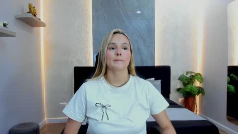 Snapshot of emmaa_white_ chatting on May 2026 05:41:02 PM EMMA online show from May 2026 05:41:02 PM