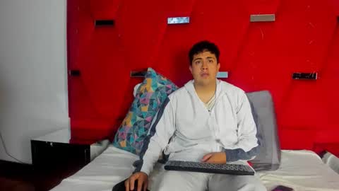 EmmaAndDemon online show from December 2025 12:34:02 PM