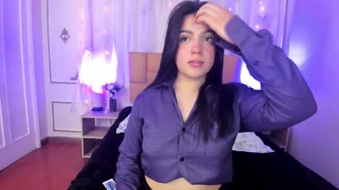 Snapshot of emmabenavidez chatting on December 2025 08:03:01 PM Emma online show from December 2025 08:03:01 PM