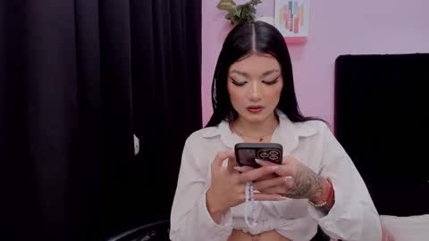 Emma  online show from November 2025 08:56:01 PM