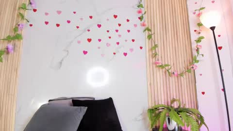 emmaclark_1 online show from September 2025 09:49:02 PM