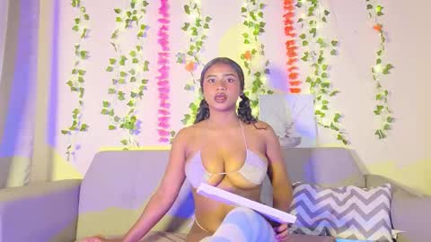 Emma online show from November 2025 03:04:01 PM