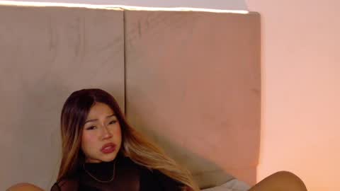 E M M A  online show from April 2026 10:55:01 PM