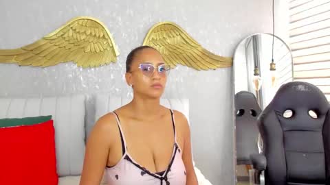  Emma Ferrary  online show from January 2026 04:01:02 PM