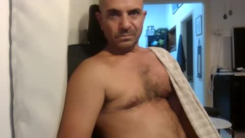 Ariel online show from October 2025 07:36:02 PM