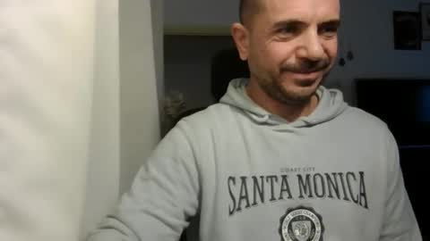 Ariel online show from December 2025 05:58:01 AM