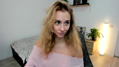 Emma online show from November 2025 07:58:01 AM