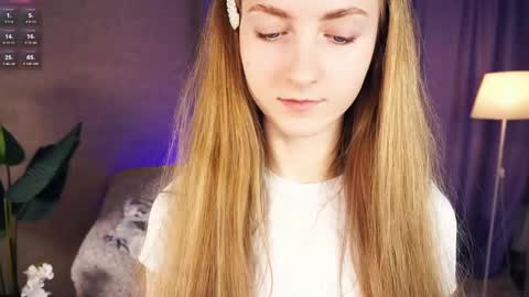 Snapshot of emmalaflame chatting on January 2025 08:22:01 PM Emma day Wendy night online show from January 2025 08:22:01 PM