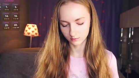 Snapshot of emmalaflame chatting on February 2025 08:29:02 PM Emma day Wendy night online show from February 2025 08:29:02 PM