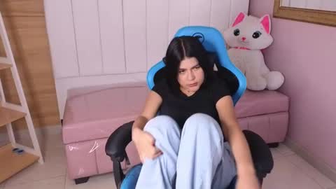 Emma online show from January 2025 04:37:01 PM