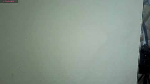 Snapshot of emmamiller__ chatting on May 2026 11:04:01 AM online show from May 2026 11:04:01 AM