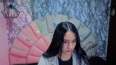 Snapshot of emmamiller__ chatting on May 2026 10:54:02 AM online show from May 2026 10:54:02 AM