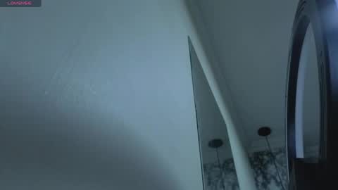 Snapshot of emmamiller__ chatting on May 2026 10:42:01 AM online show from May 2026 10:42:01 AM