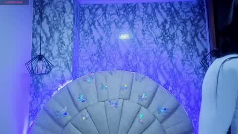 Snapshot of emmamiller__ chatting on May 2026 10:54:02 AM online show from May 2026 10:54:02 AM