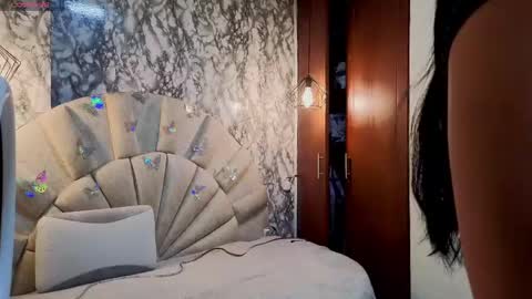 Snapshot of emmamiller__ chatting on June 2026 10:39:01 AM online show from June 2026 10:39:01 AM