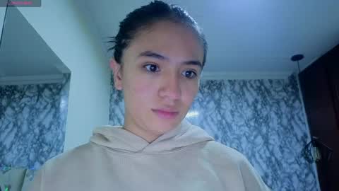 Snapshot of emmamiller__ chatting on June 2026 10:49:01 AM online show from June 2026 10:49:01 AM