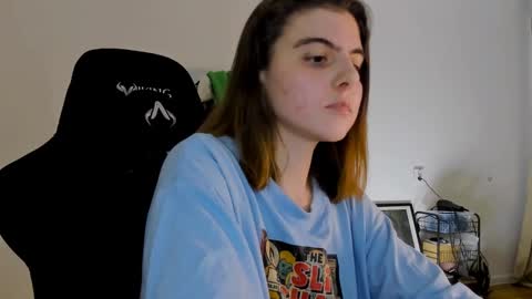 Snapshot of emmamon chatting on December 2024 06:28:01 PM Emma online show from December 2024 06:28:01 PM