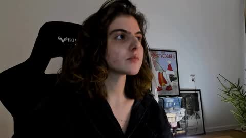 Snapshot of emmamon chatting on December 2024 08:28:02 PM Emma online show from December 2024 08:28:02 PM