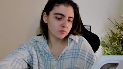 Snapshot of emmamon chatting on December 2024 07:21:02 PM Emma online show from December 2024 07:21:02 PM