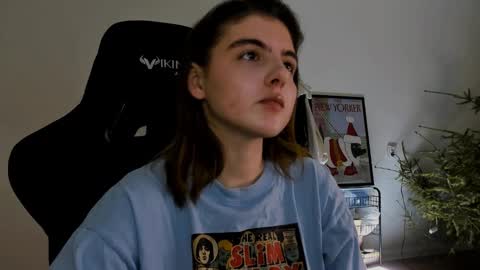 Snapshot of emmamon chatting on January 2025 07:45:01 PM Emma online show from January 2025 07:45:01 PM