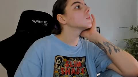 Snapshot of emmamon chatting on January 2025 07:21:01 PM Emma online show from January 2025 07:21:01 PM