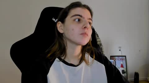 Snapshot of emmamon chatting on January 2025 07:26:02 PM Emma online show from January 2025 07:26:02 PM