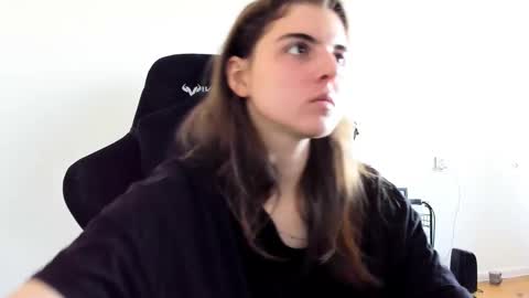 Snapshot of emmamon chatting on September 2025 06:46:01 AM Emma online show from September 2025 06:46:01 AM