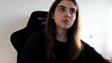 Snapshot of emmamon chatting on September 2025 09:42:02 AM Emma online show from September 2025 09:42:02 AM